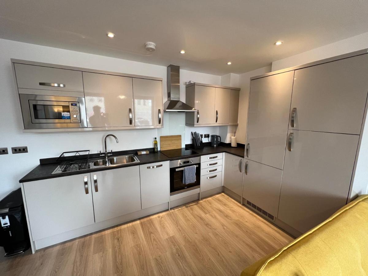 Modern 2 Bedroom Apt Sleeps 6 - Near Gloucester Exteriér fotografie